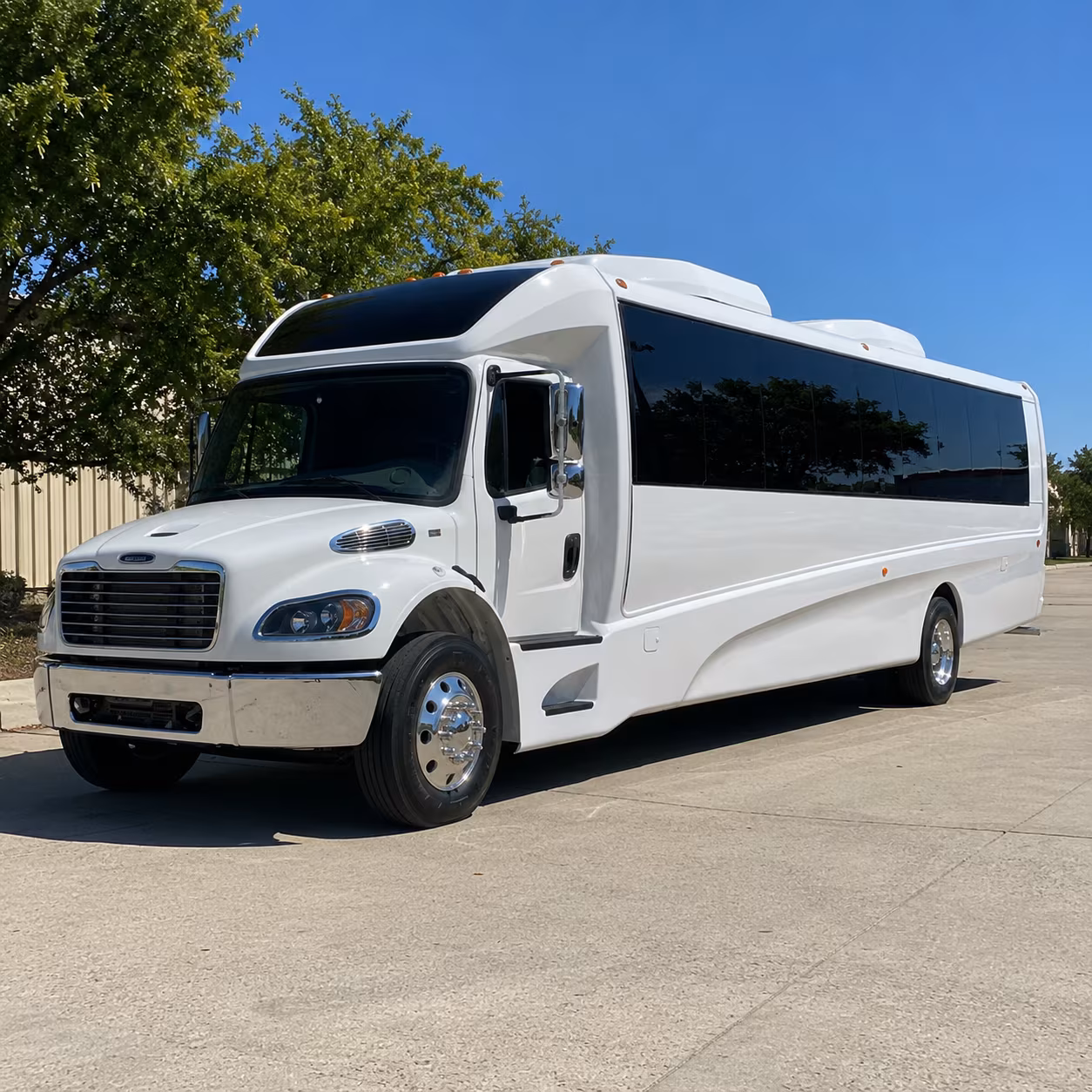 greeley 28 passenger minibus